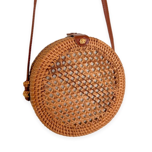 NWOT Lulu’s Tan Round Woven Rattan Purse - Picture 10 of 11